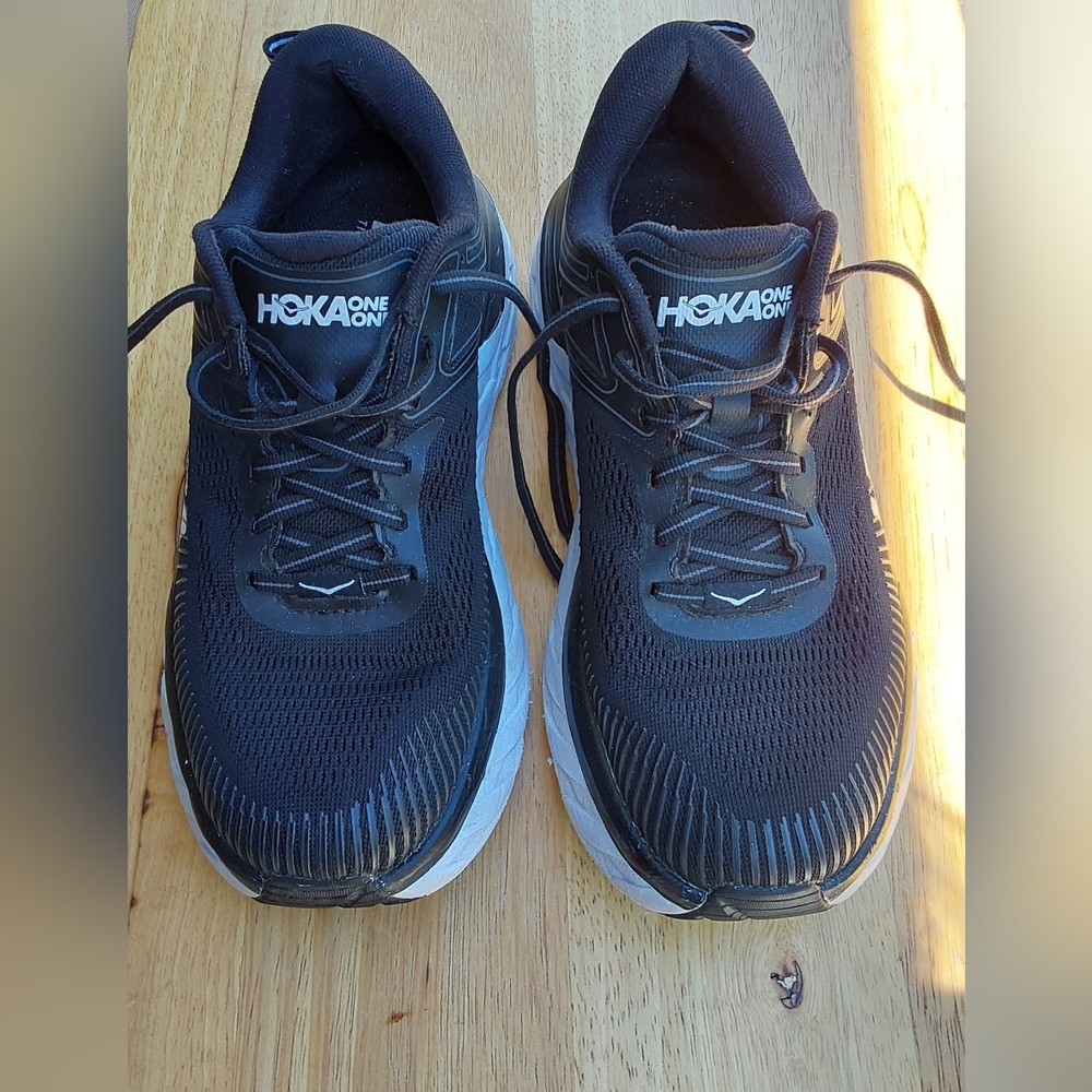 HOKA sneakers 7.5